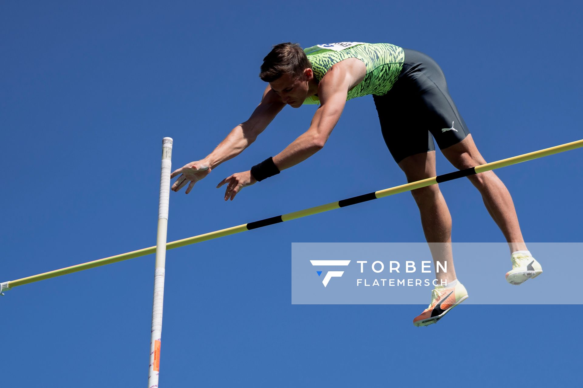 Simon Ehammer (SUI) beim Stabhochsprung am 08.05.2022 beim Stadtwerke Ratingen Mehrkampf-Meeting 2022 in Ratingen